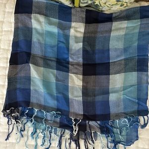 scarfs / shawls
